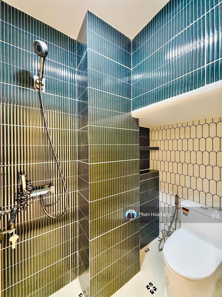Bán gấp nhà hẻm 8m lê văn quới, 64m2, 5 tầng btct, 5pn 6wc, nội thất hiện đại, tiện mở vp cty