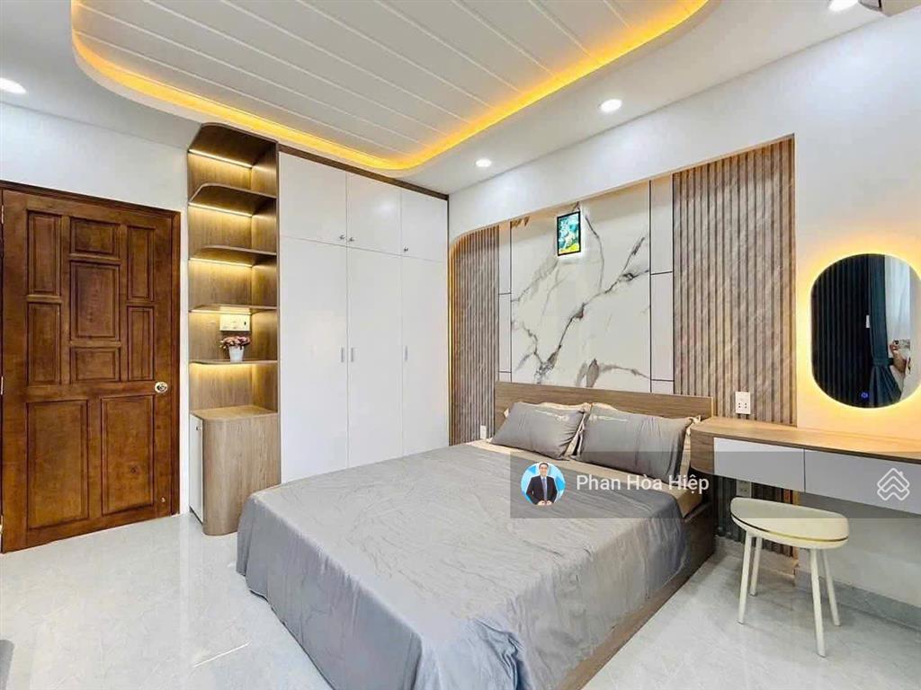 Cần bán gấp nhà tân hoà đông, 64m2, 3 tầng btct, 3pn 4wc, hẻm rộng gần ub phường phú lâm, sổ riêng