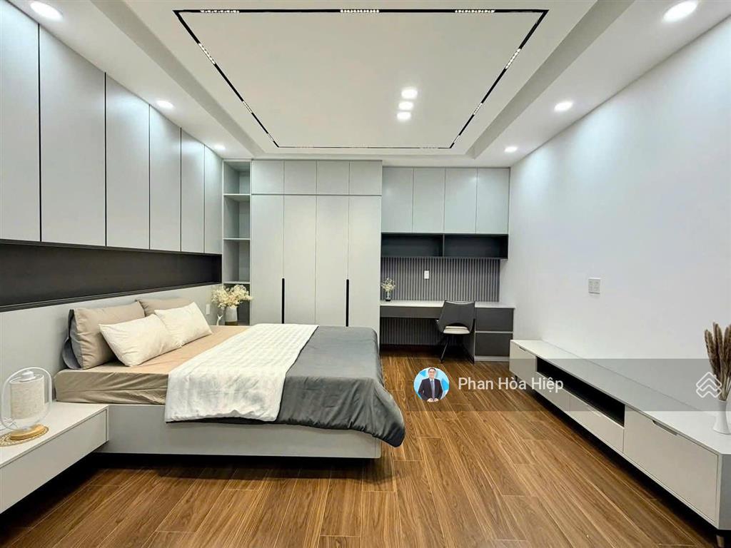 Nhà mới nở hậu gần khu tên lửa, 60m2, 4 tầng btct, 4pn, gần aeon, cách mt chỉ 50m, tiện kd đa ngành
