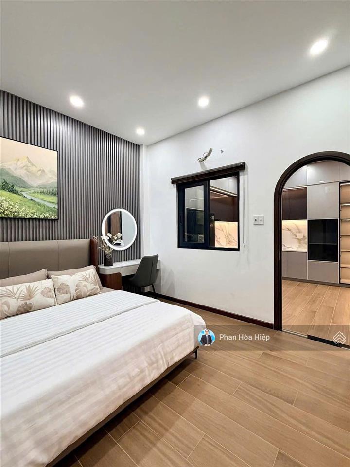 Nhà mới nở hậu gần khu tên lửa, 60m2, 4 tầng btct, 4pn, gần aeon, cách mt chỉ 50m, tiện kd đa ngành