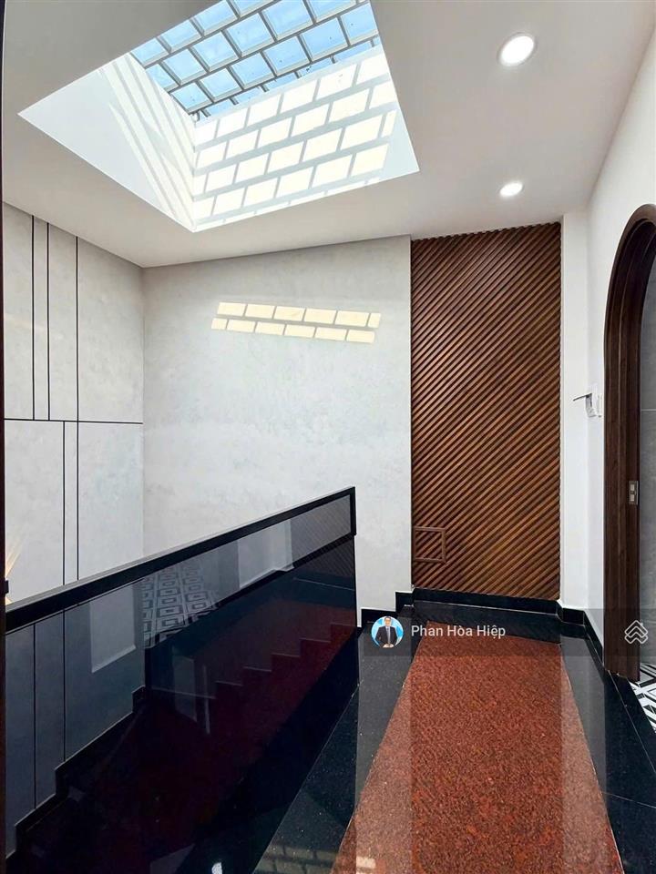 Nhà mới nở hậu gần khu tên lửa, 60m2, 4 tầng btct, 4pn, gần aeon, cách mt chỉ 50m, tiện kd đa ngành