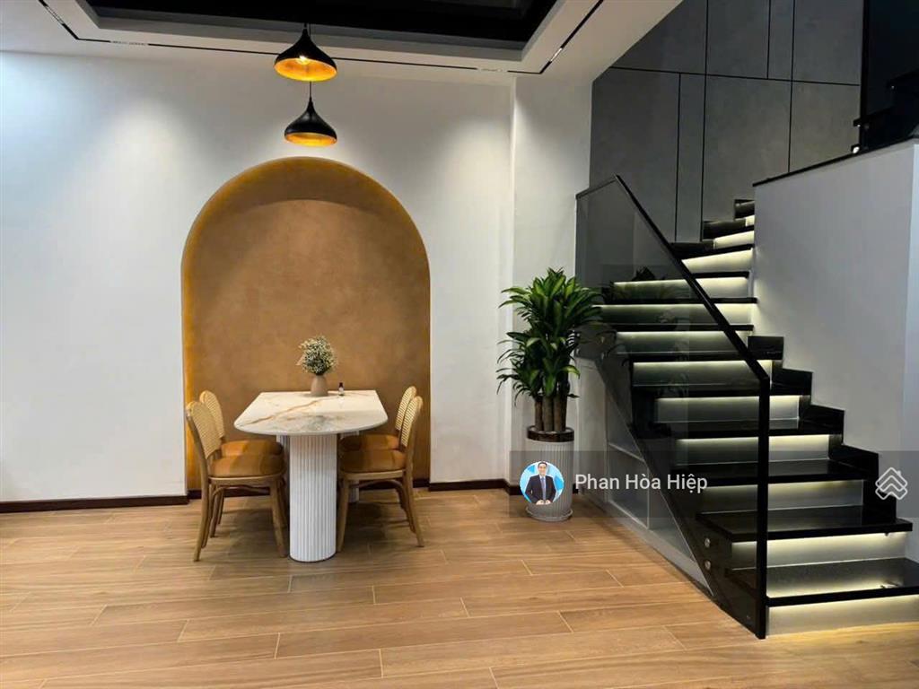 Nhà mới nở hậu gần khu tên lửa, 60m2, 4 tầng btct, 4pn, gần aeon, cách mt chỉ 50m, tiện kd đa ngành