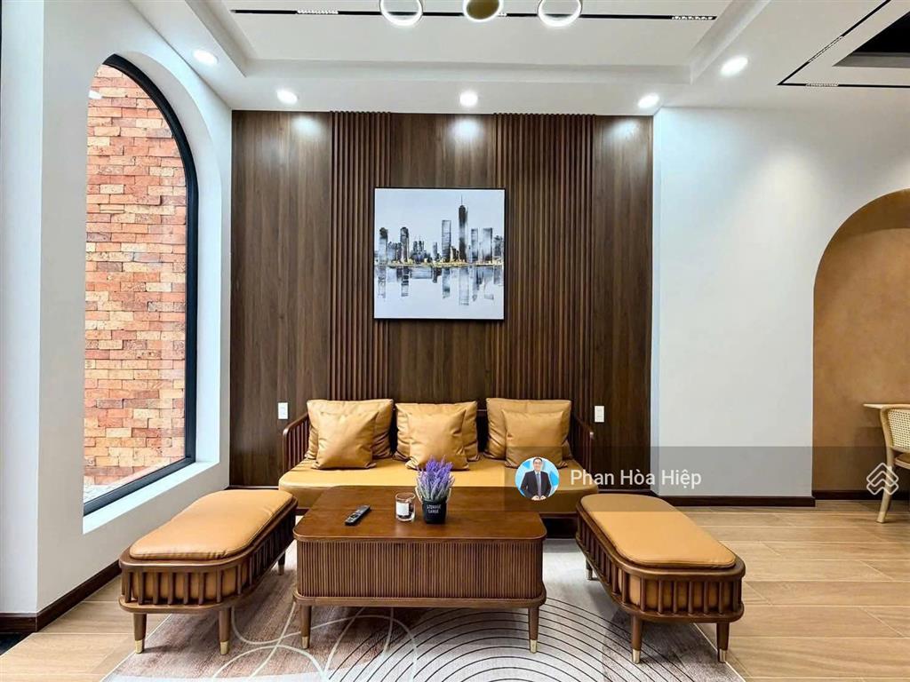 Nhà mới nở hậu gần khu tên lửa, 60m2, 4 tầng btct, 4pn, gần aeon, cách mt chỉ 50m, tiện kd đa ngành