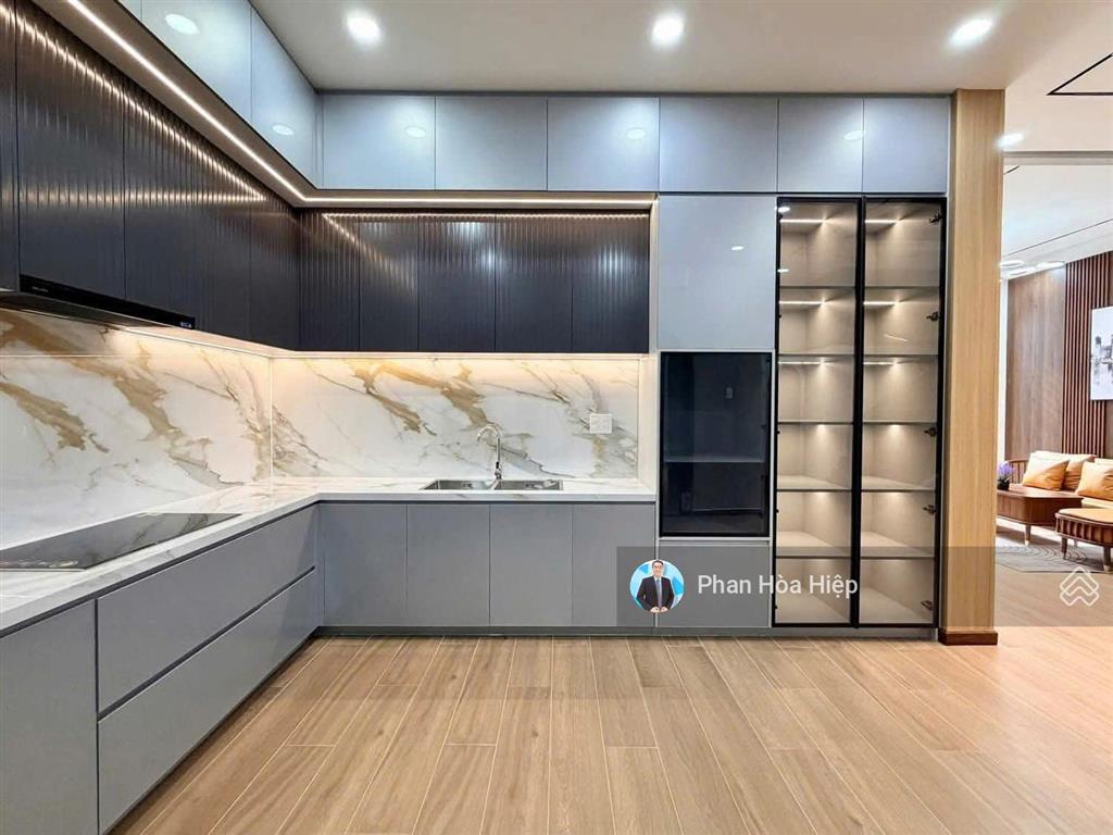 Nhà mới nở hậu gần khu tên lửa, 60m2, 4 tầng btct, 4pn, gần aeon, cách mt chỉ 50m, tiện kd đa ngành