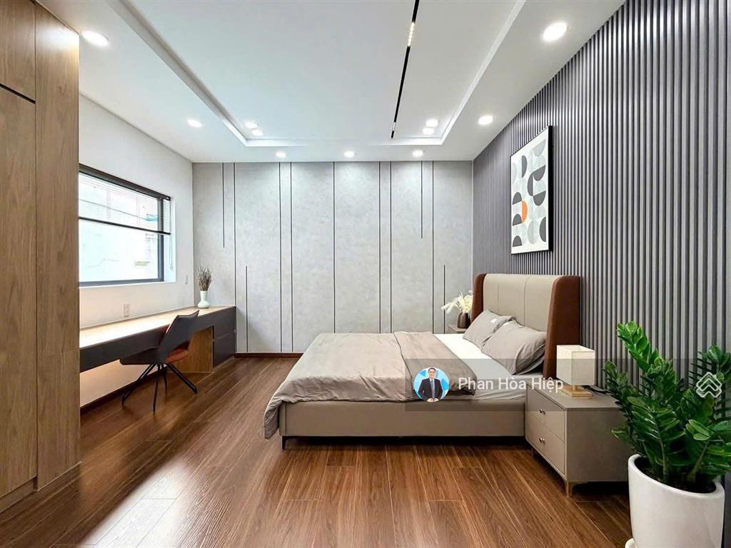 Nhà mới nở hậu gần khu tên lửa, 60m2, 4 tầng btct, 4pn, gần aeon, cách mt chỉ 50m, tiện kd đa ngành