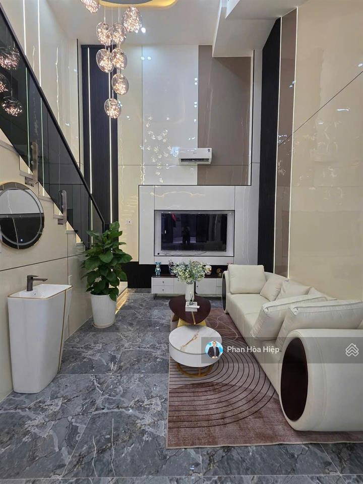 Nhà chủ tự xây phạm văn chí, 64m2, 5 tầng btct, 4pn 5wc, sân thượng, hẻm 5m gần chợ tiện cho thuê