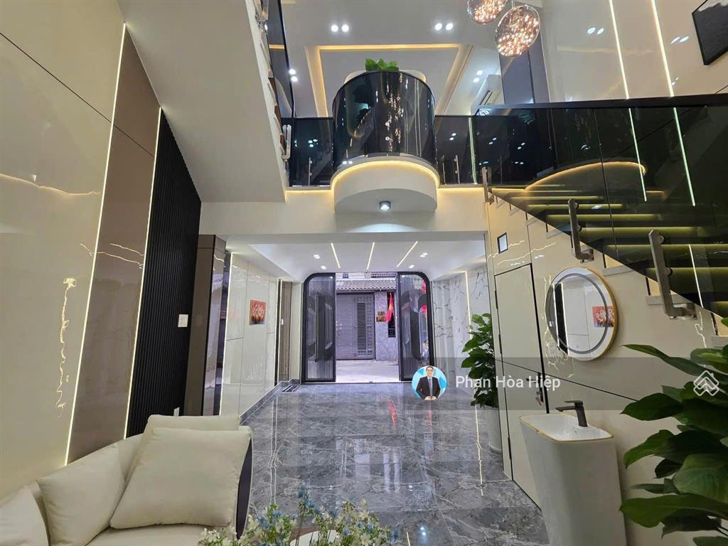 Nhà chủ tự xây phạm văn chí, 64m2, 5 tầng btct, 4pn 5wc, sân thượng, hẻm 5m gần chợ tiện cho thuê