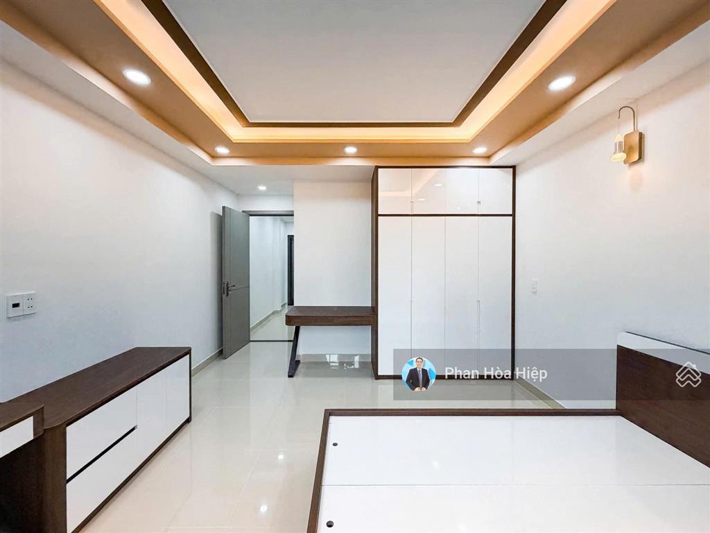 Bán nhà bùi hữu diện, 4 x 15, 4 tầng btct, 5pn, có sân thượng, kế bên cv phú lâm, sổ hồng riêng
