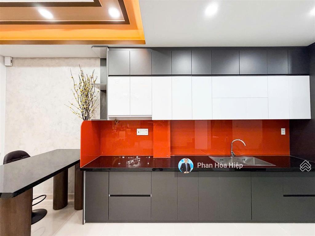 Bán nhà bùi hữu diện, 4 x 15, 4 tầng btct, 5pn, có sân thượng, kế bên cv phú lâm, sổ hồng riêng