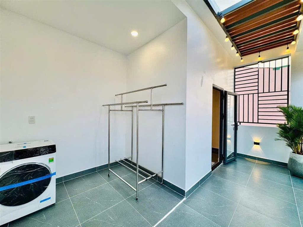 Xuất cảnh cần bán nhà khu tên lửa, 5m5 x 13, 5 tầng btct, 4 pn,thiết kế hiện đại, gần aeon bình tân