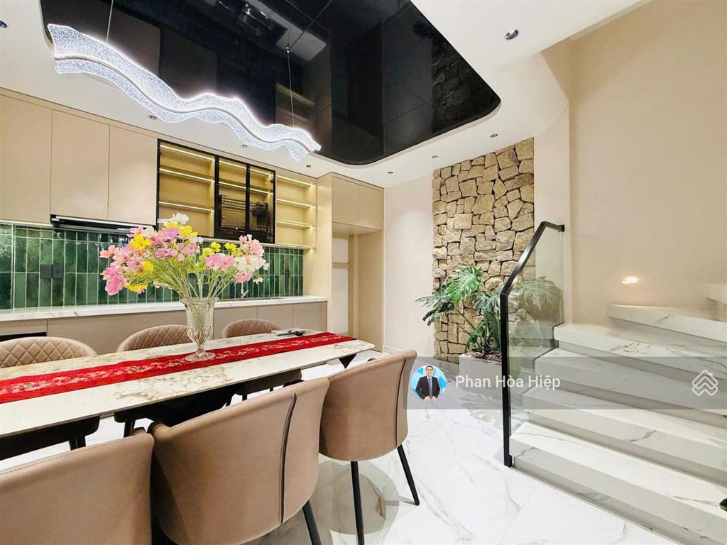 Nhà đẹp hẻm xe tải ngay lê văn quới, 60m2, 4 tầng btct, 4 pn ngay ngã 4 bốn xã, tiện về q11, q5