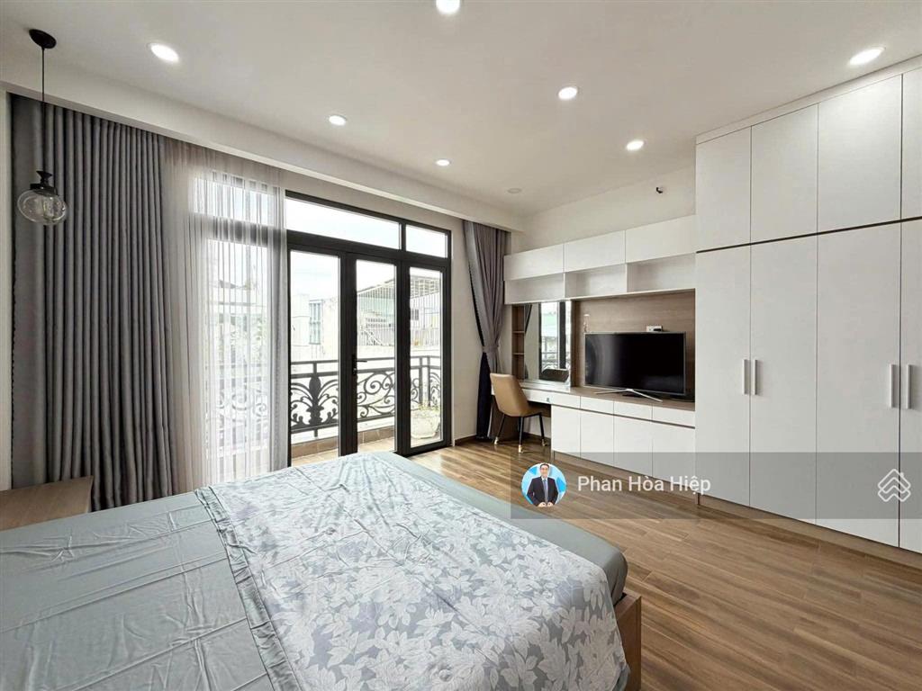Nhà 5 tầng btct ngay hậu giang, 70m2, 5pn có st, đường 6m, kế bên trường lam sơn, tiện cho thuê