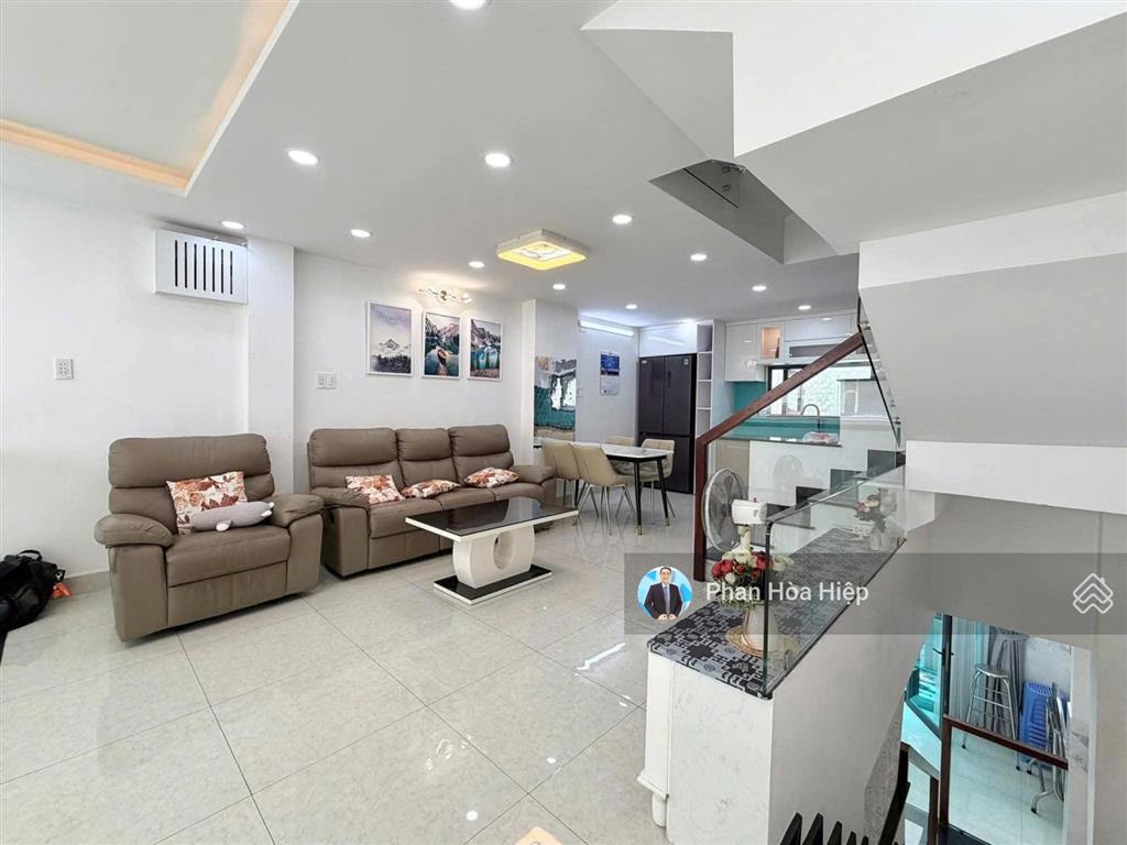 Nhà 5 tầng btct ngay hậu giang, 70m2, 5pn có st, đường 6m, kế bên trường lam sơn, tiện cho thuê