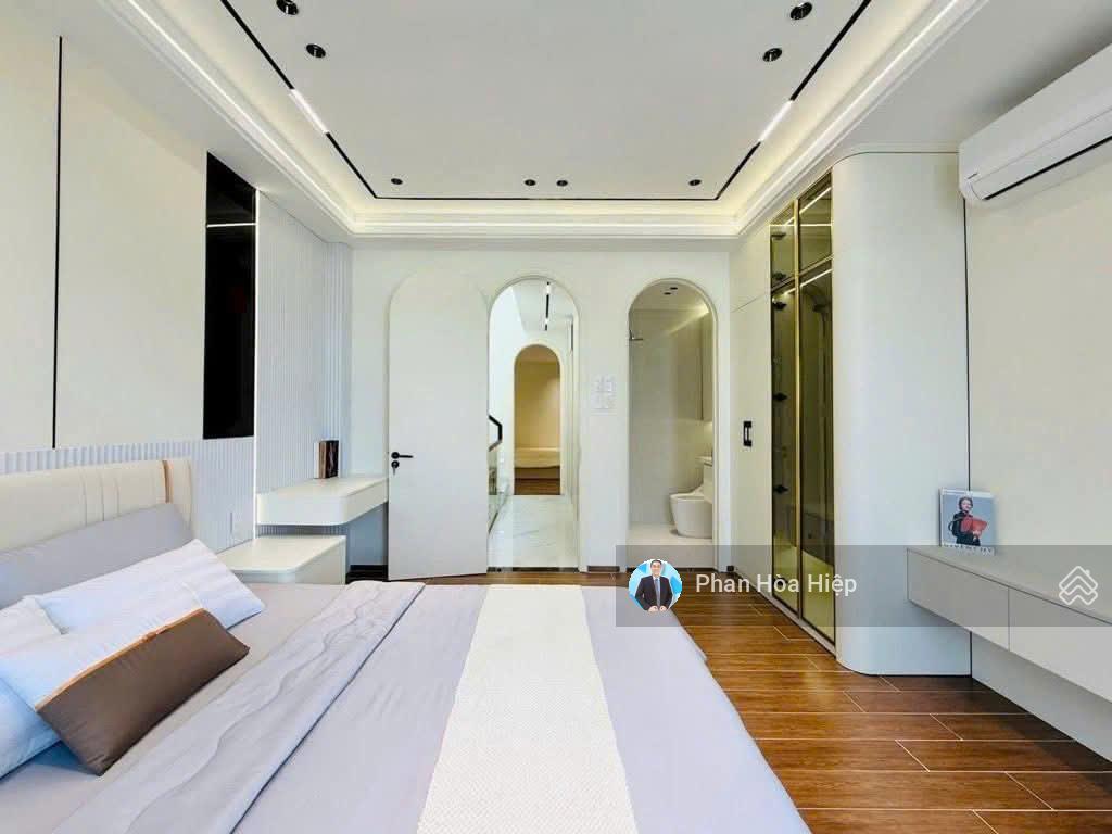 Nhà mới kế bên phố ẩm thực, 60m2, 4 tầng btct, 4pn có sân thượng,hẻm xe tải 6m, nội thất cao cấp