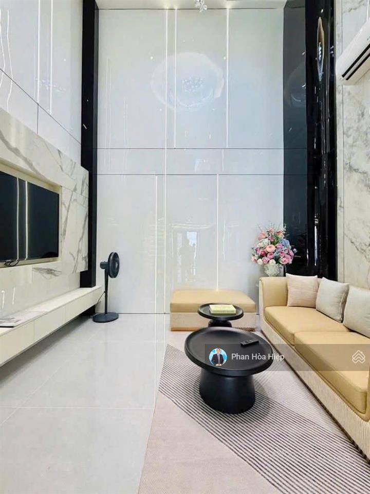 Nhà mới kế bên phố ẩm thực, 60m2, 4 tầng btct, 4pn có sân thượng,hẻm xe tải 6m, nội thất cao cấp