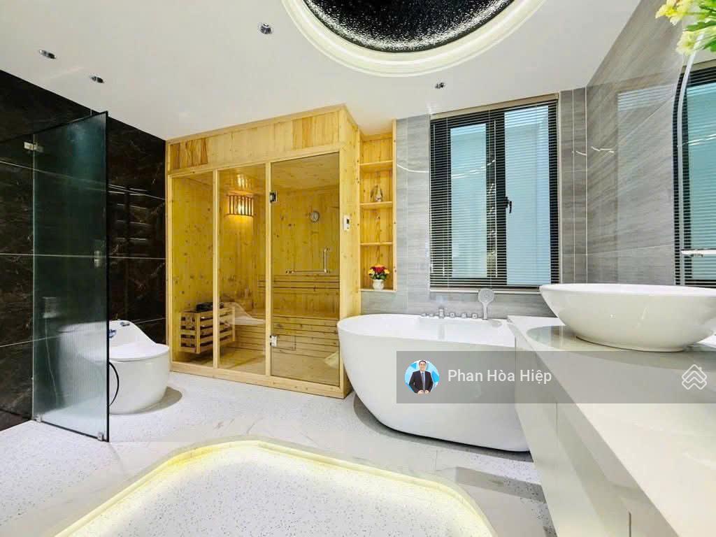 Nhà mới kế bên phố ẩm thực, 60m2, 4 tầng btct, 4pn có sân thượng,hẻm xe tải 6m, nội thất cao cấp