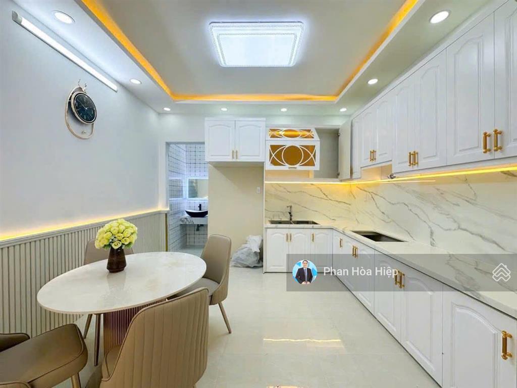 Bán gấp nhà hẻm xe hơi an dương vương, 52m², 3 tầng đúc, 4pn, gần chợ, sổ vuông tiện cho thuê