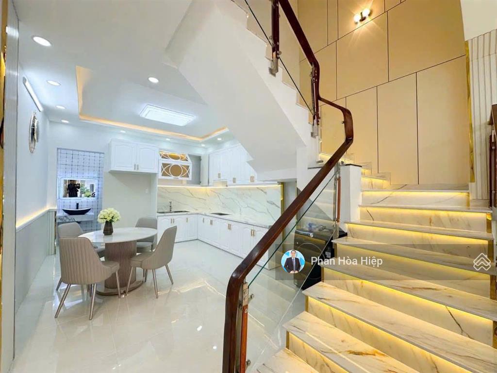 Bán gấp nhà hẻm xe hơi an dương vương, 52m², 3 tầng đúc, 4pn, gần chợ, sổ vuông tiện cho thuê