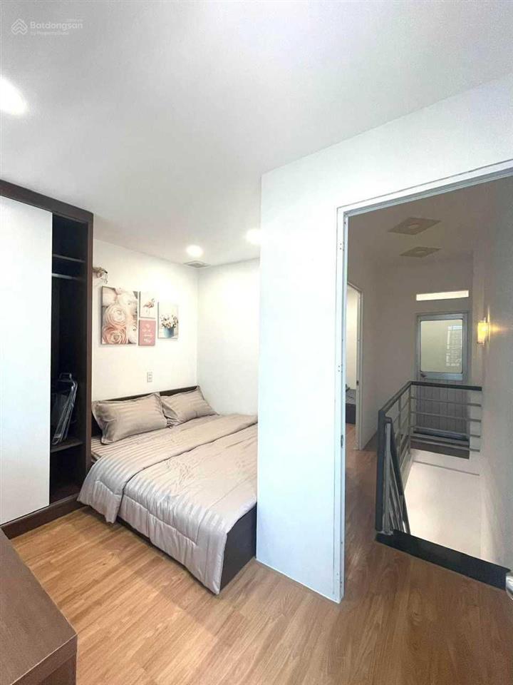 Chính chủ cần bán nhà hxh phạm văn chí 48m2, 4pn 3 wc xây ở kiên cố chắc chắn