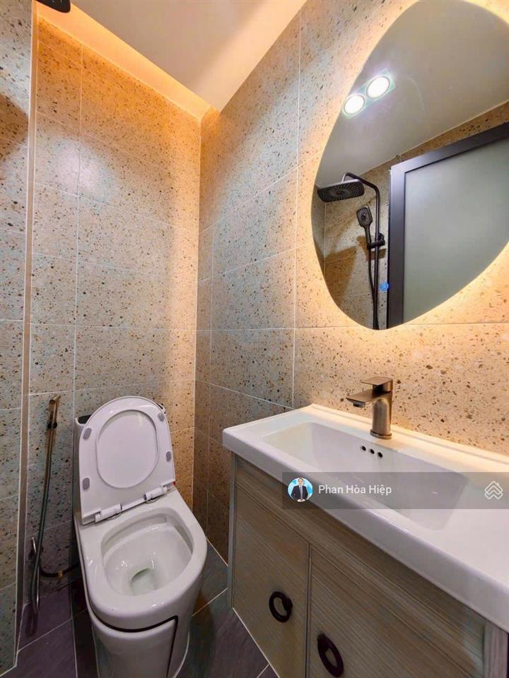 Nhà mới ngay trần hưng đạo, 45m, 4 tầng đúc, 3pn 4wc, nội thất đẹp, hẻm xe hơi 4m, gần bv y dược