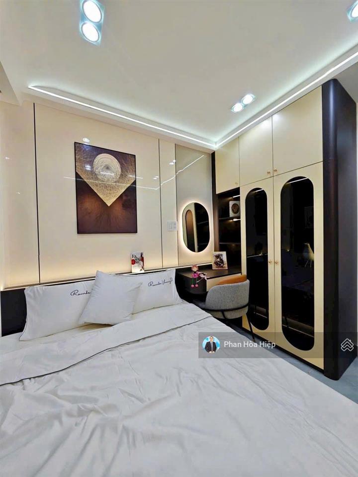 Nhà mới ngay trần hưng đạo, 45m, 4 tầng đúc, 3pn 4wc, nội thất đẹp, hẻm xe hơi 4m, gần bv y dược