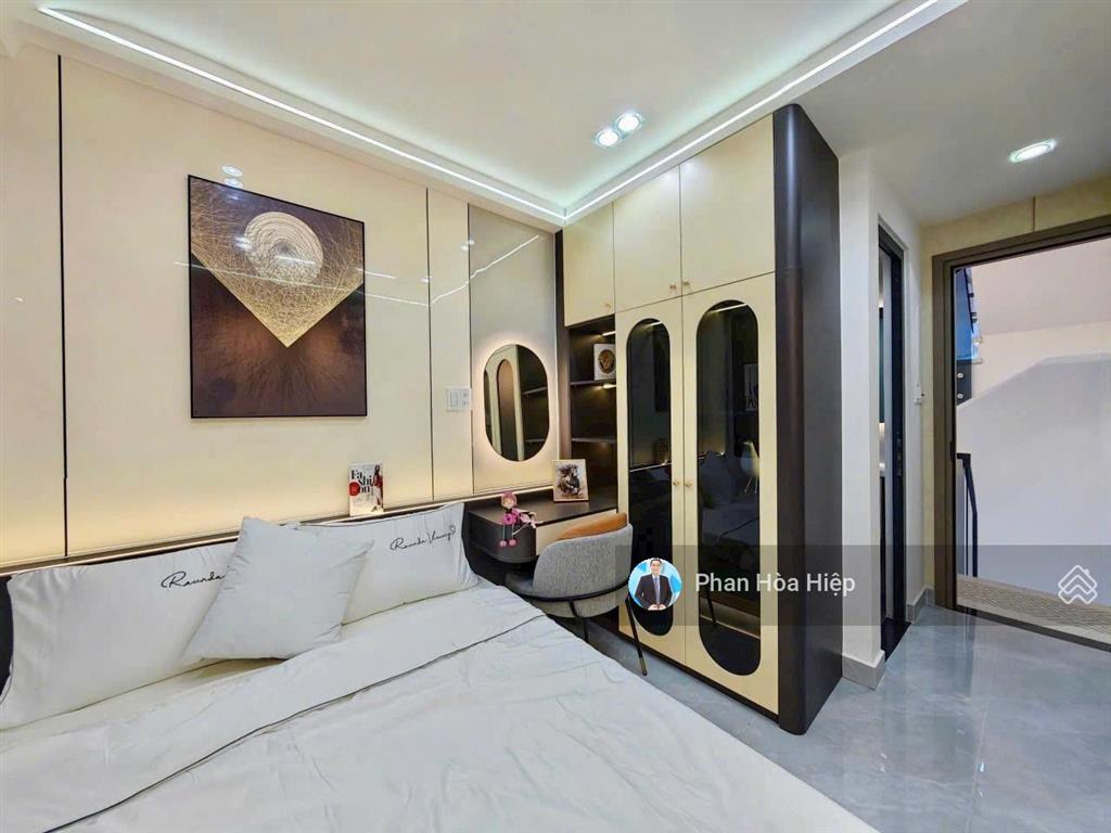 Nhà mới ngay trần hưng đạo, 45m, 4 tầng đúc, 3pn 4wc, nội thất đẹp, hẻm xe hơi 4m, gần bv y dược