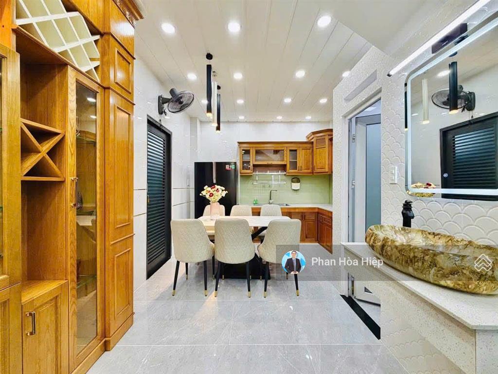 Bán gấp nhà hẻm 5m tân hoà đông, 4 x 12, 2 tầng đúc, 2pn 2wc,kế bên chợ phú lâm,trường mac đỉnh chi