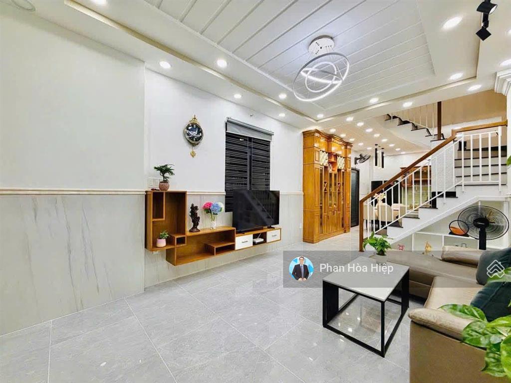 Bán gấp nhà hẻm 5m tân hoà đông, 4 x 12, 2 tầng đúc, 2pn 2wc,kế bên chợ phú lâm,trường mac đỉnh chi