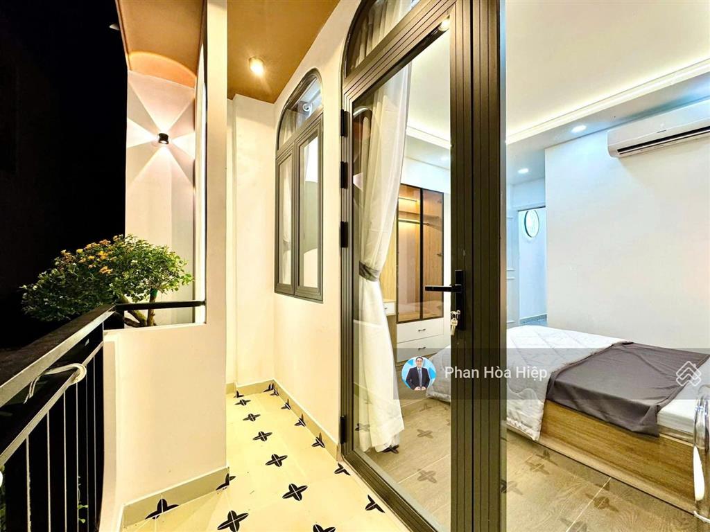 Xuất cảnh bán nhà hà tôn quyền, 39m2, 3 tầng, 4 pn, 3wc, hẻm xe hơi tới nơi, vài căn ra mặt tiền