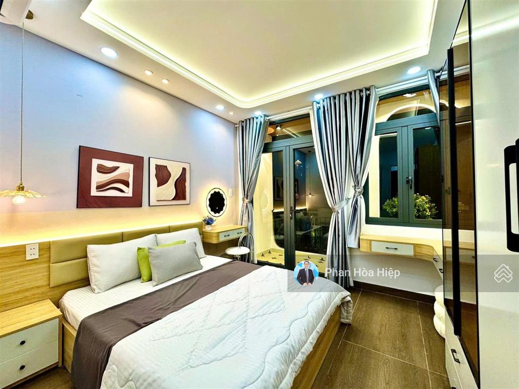 Xuất cảnh bán nhà hà tôn quyền, 39m2, 3 tầng, 4 pn, 3wc, hẻm xe hơi tới nơi, vài căn ra mặt tiền