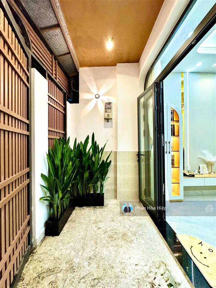 Xuất cảnh bán nhà hà tôn quyền, 39m2, 3 tầng, 4 pn, 3wc, hẻm xe hơi tới nơi, vài căn ra mặt tiền