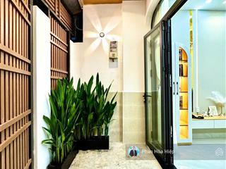 Xuất cảnh bán nhà hà tôn quyền, 39m2, 3 tầng , 4 pn, 3wc, hẻm xe hơi tới nơi, vài căn ra mặt tiền