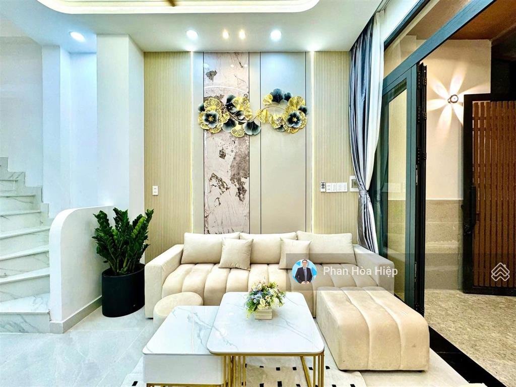 Xuất cảnh bán nhà hà tôn quyền, 39m2, 3 tầng, 4 pn, 3wc, hẻm xe hơi tới nơi, vài căn ra mặt tiền
