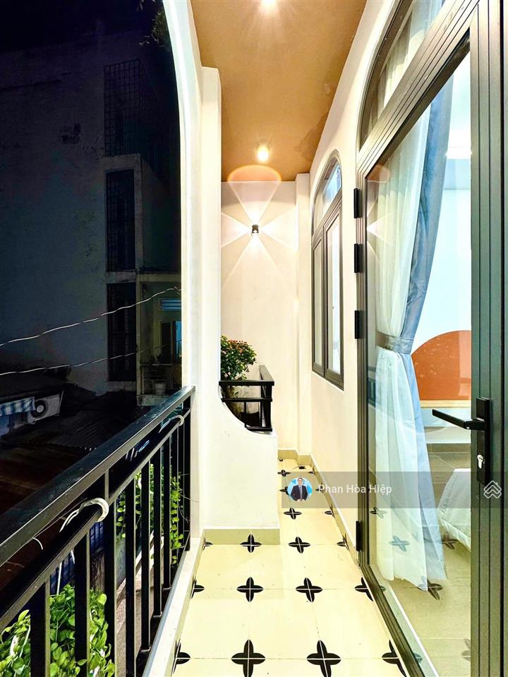 Xuất cảnh bán nhà hà tôn quyền, 39m2, 3 tầng, 4 pn, 3wc, hẻm xe hơi tới nơi, vài căn ra mặt tiền