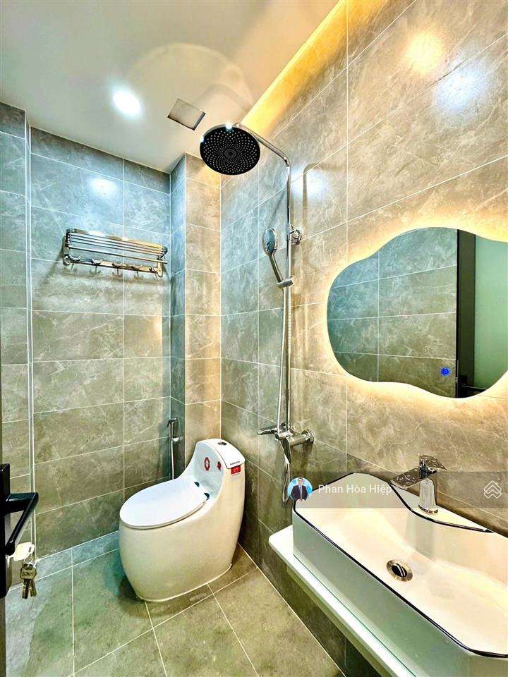 Xuất cảnh bán nhà hà tôn quyền, 39m2, 3 tầng, 4 pn, 3wc, hẻm xe hơi tới nơi, vài căn ra mặt tiền