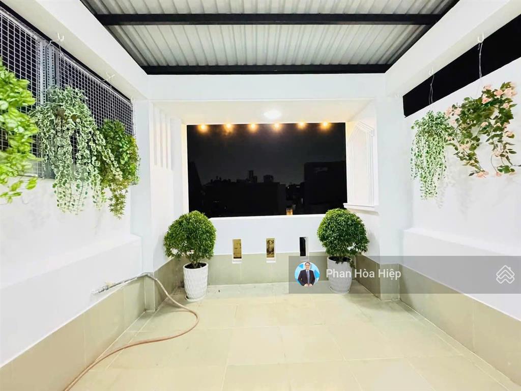 Kẹt tiền bán gấp nhà minh phụng, 44 m2, 3 tầng, 3pn 3 wc, hẻm xe hơi tới nơi, kế bên chợ cây gõ