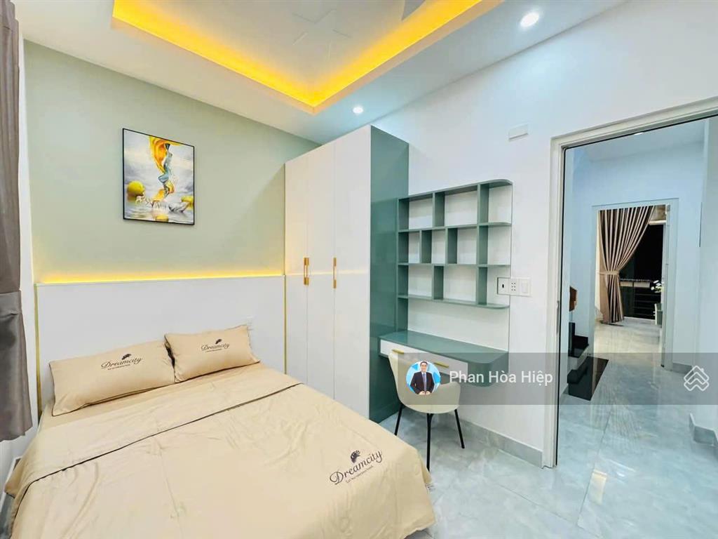 Kẹt tiền bán gấp nhà minh phụng, 44 m2, 3 tầng, 3pn 3 wc, hẻm xe hơi tới nơi, kế bên chợ cây gõ