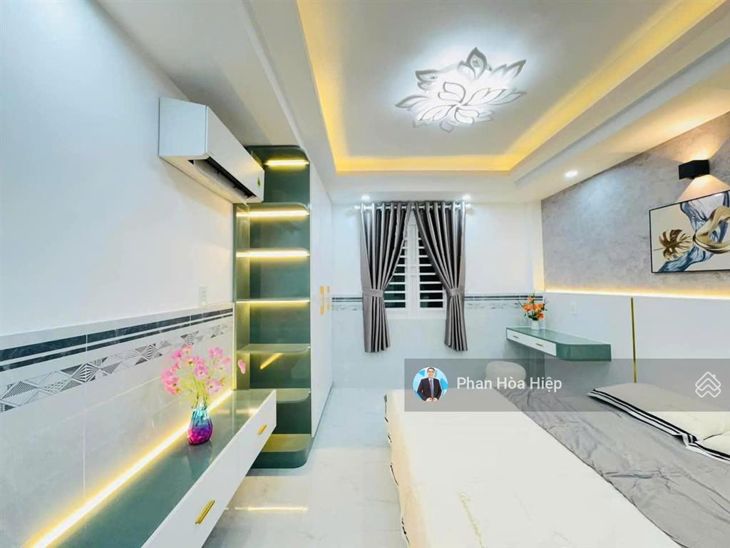 Kẹt tiền bán gấp nhà minh phụng, 44 m2, 3 tầng, 3pn 3 wc, hẻm xe hơi tới nơi, kế bên chợ cây gõ