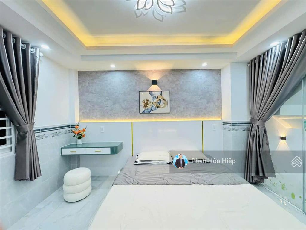 Kẹt tiền bán gấp nhà minh phụng, 44 m2, 3 tầng, 3pn 3 wc, hẻm xe hơi tới nơi, kế bên chợ cây gõ