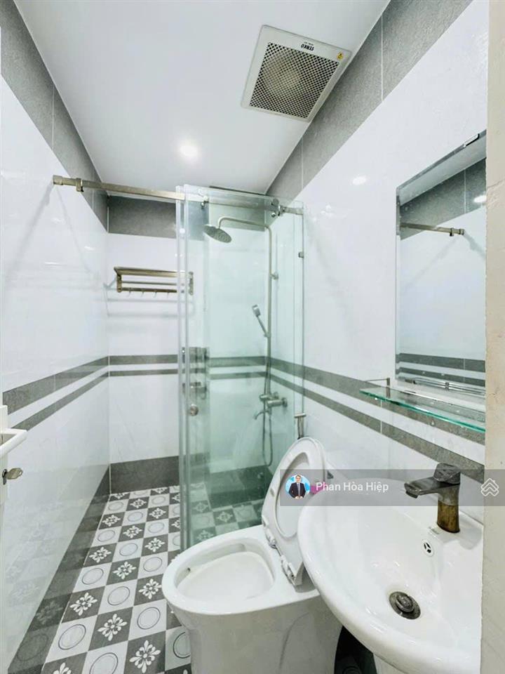 Kẹt tiền bán gấp nhà minh phụng, 44 m2, 3 tầng, 3pn 3 wc, hẻm xe hơi tới nơi, kế bên chợ cây gõ