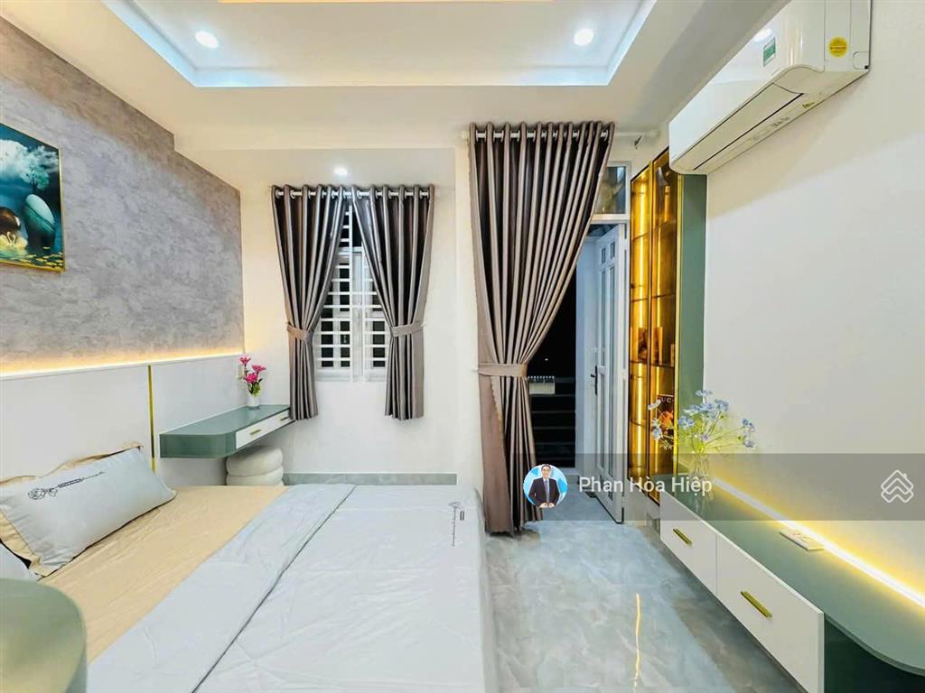 Kẹt tiền bán gấp nhà minh phụng, 44 m2, 3 tầng, 3pn 3 wc, hẻm xe hơi tới nơi, kế bên chợ cây gõ