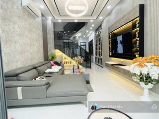Kẹt tiền bán gấp nhà nguyễn chí thanh, 3 tầng đúc, 2 pn 3 wc, có sân thượng,hẻm rộng gần bv chợ rẫy
