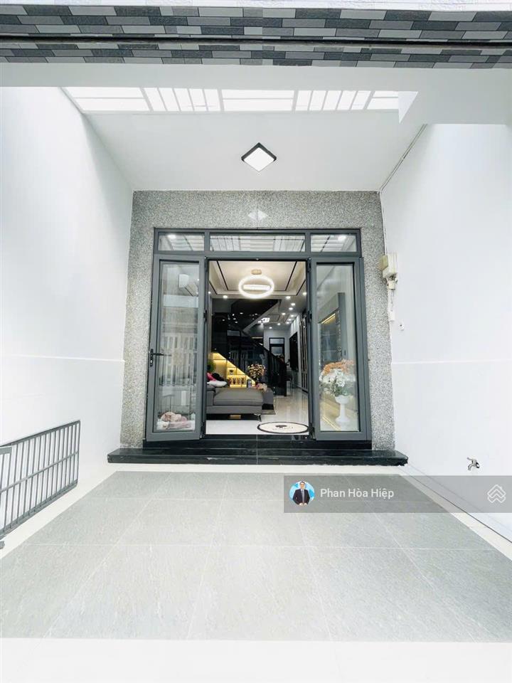 Kẹt tiền bán gấp nhà nguyễn chí thanh, 3 tầng đúc, 2 pn 3 wc, có sân thượng,hẻm rộng gần bv chợ rẫy