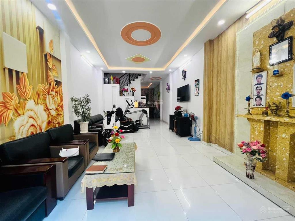 Nhà hxh hồng bàng 4 x 14m, 4 tầng btct 4 pn 3 wc, khu dân trí cao