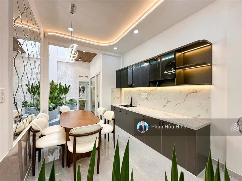 Nhà hẻm xe hơi 5m ngay phạm hữu chí, 53m2, 2 tầng đúc 2 pn 2 wc, gần thuận kiều, dòng tiền 15 tr/th