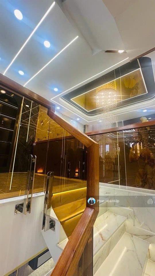Nhà đẹp ngay lê văn quới, 4.5 x 15, 5 tầng đúc, 5pn 5wc, nội thất cao cấp, hẻm rộng 5m giáp quận 6