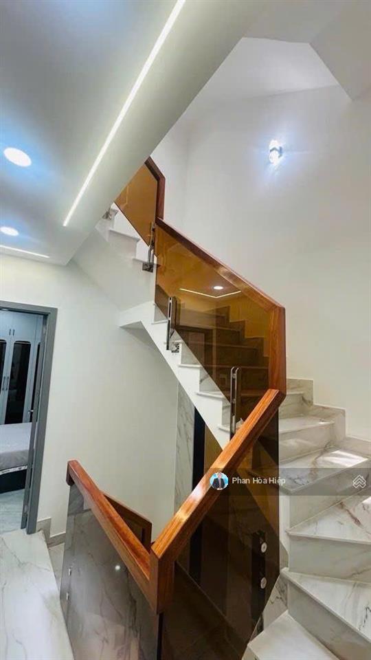 Nhà đẹp ngay lê văn quới, 4.5 x 15, 5 tầng đúc, 5pn 5wc, nội thất cao cấp, hẻm rộng 5m giáp quận 6
