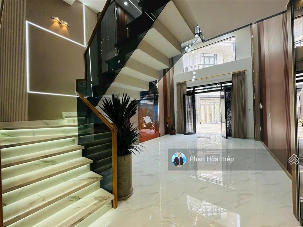 Bán nhà 5 tầng ngay lê văn quới, 63m2, 5pn 5wc, nội thất cao cấp, hẻm rộng 5m giáp quận 6