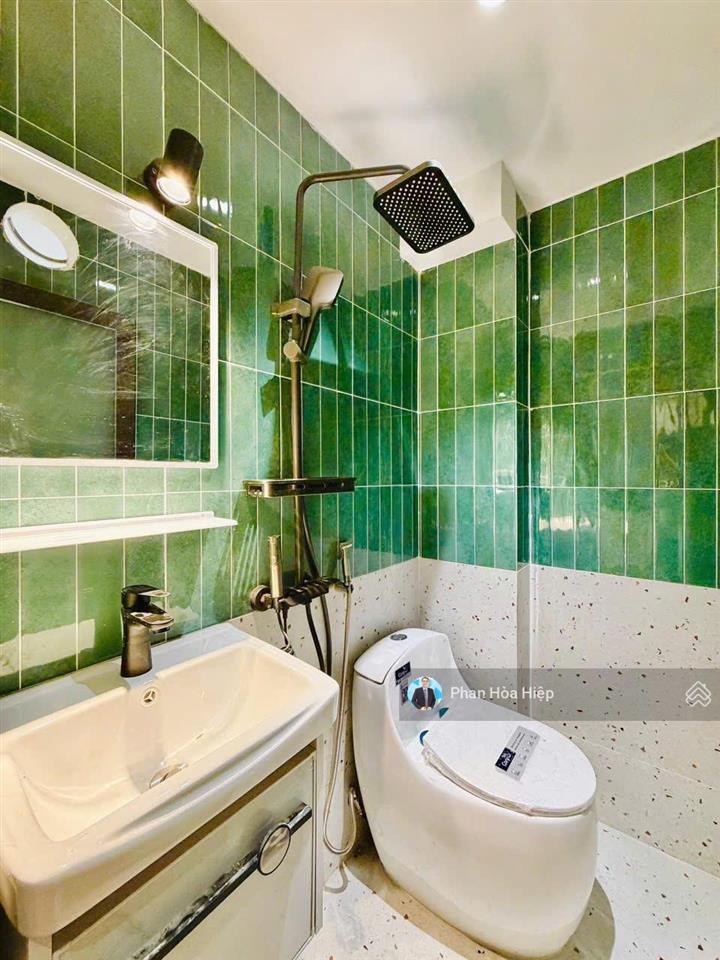 Nhà mới ngay trần chánh chiếu, 45m², 3 tầng đúc, 3pn, hẻm xe hơi tới nhà, sổ vuông vức