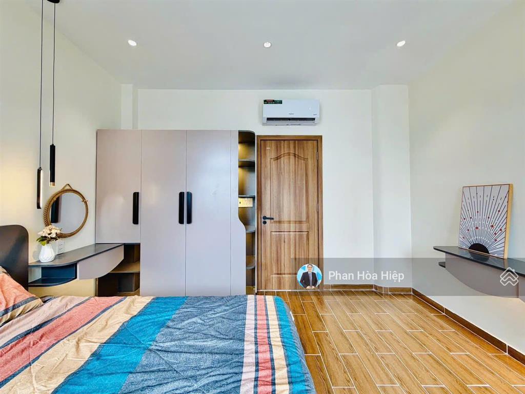 Nhà mới ngay trần chánh chiếu, 45m², 3 tầng đúc, 3pn, hẻm xe hơi tới nhà, sổ vuông vức